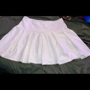 Plus size high waisted pleated tennis skirt